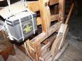 Als Gewicht taugt alles, was schwer ist, auch alte Batterien